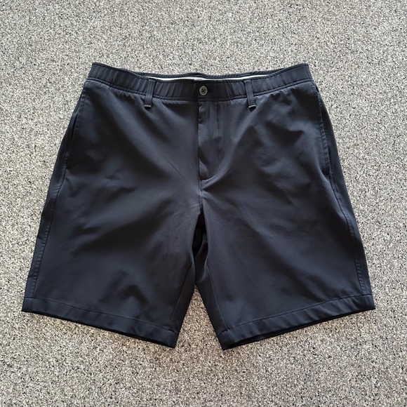 Under Armour Golf Shorts Men's 36 Black Flat Front Chino Stretch 9" - Picture 1 of 9